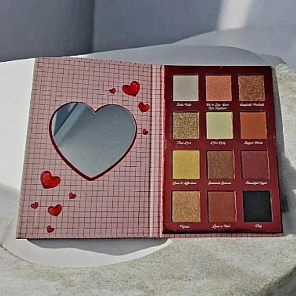 Taste Beauty Lady & The Tramp, Winnie-the-Pooh Eyeshadow - Picture 7 of 9